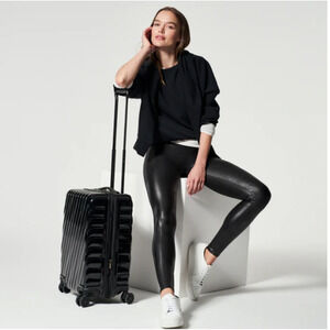 SPANX Women's Faux Leather Leggings Shaping Lifting Compression Black sz. M